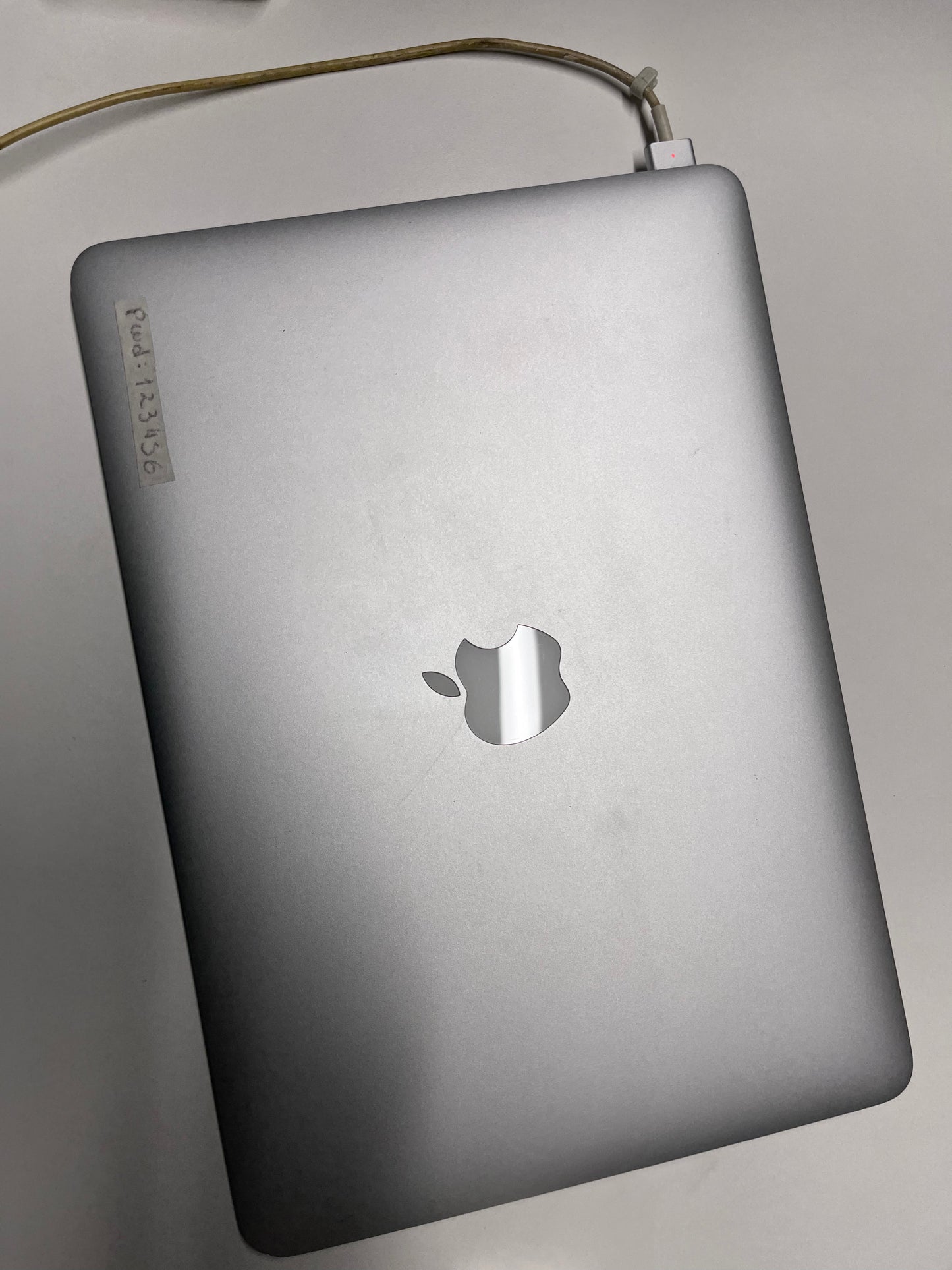 MacBook Air 13Inch 2015 i5 8GB 250GB Ssd