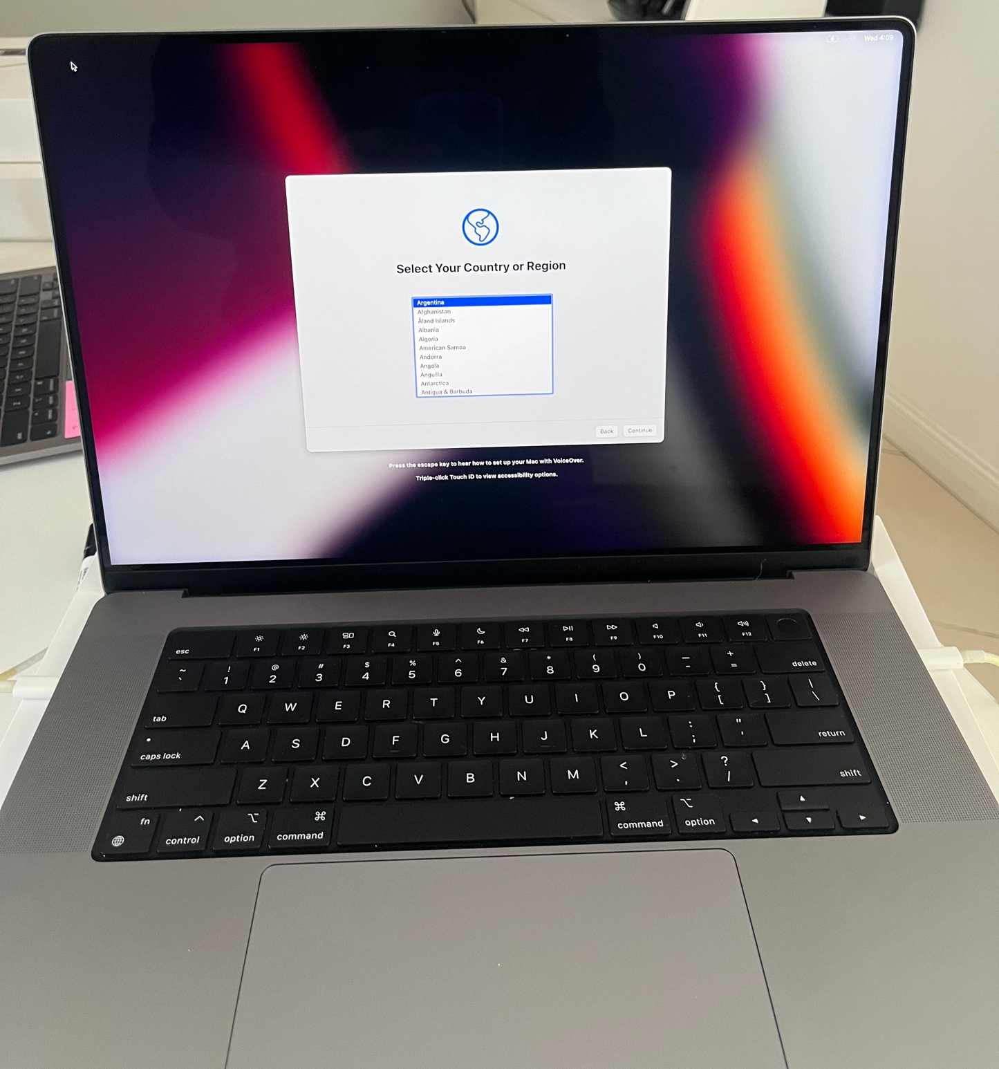 MacBook Pro 16Inch 2022 M1pro 16GB 512GB Ssd
