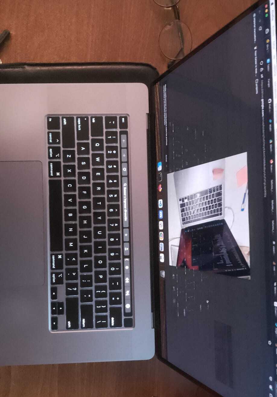 MacBook Pro 16Inch 2019 i7 16GB 512GB Ssd